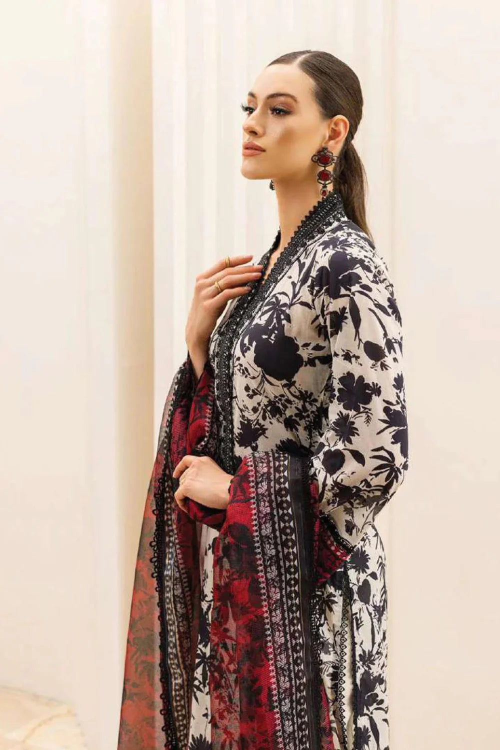 3PC LAWN PRINTED SHIRT WITH VOILE PRINTED DUAPTTA - 4020