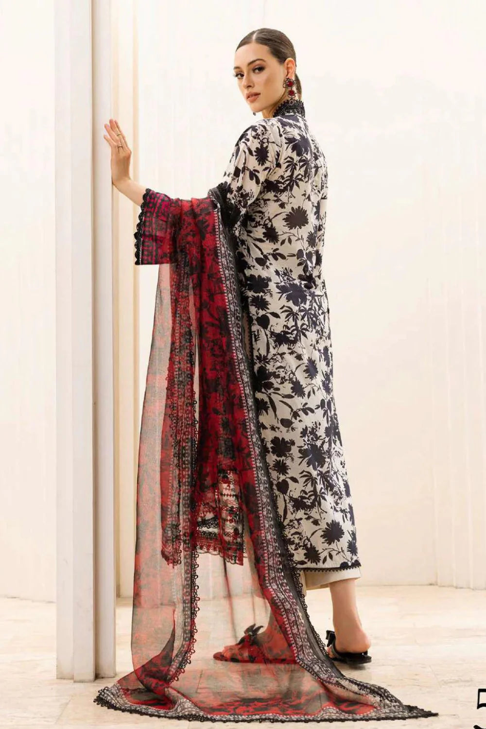3PC LAWN PRINTED SHIRT WITH VOILE PRINTED DUAPTTA - 4020